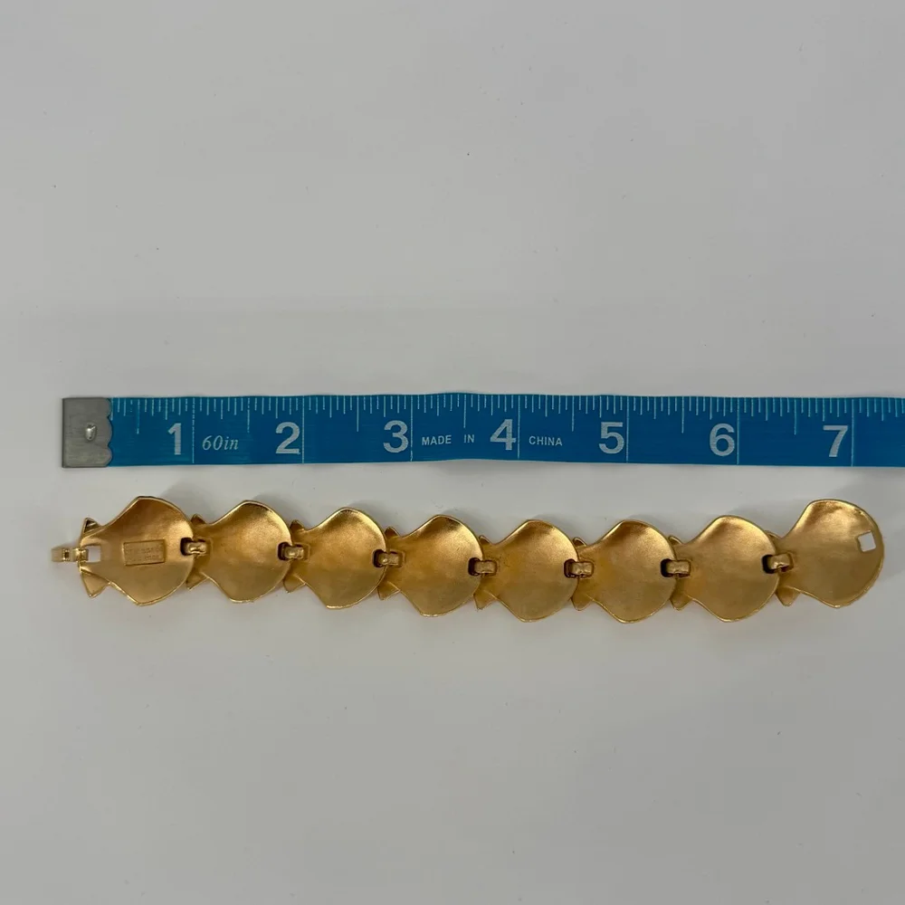 Kate Spade New York Gold & White Seashell Clam Bracelet One Size - Picture 5 of 6